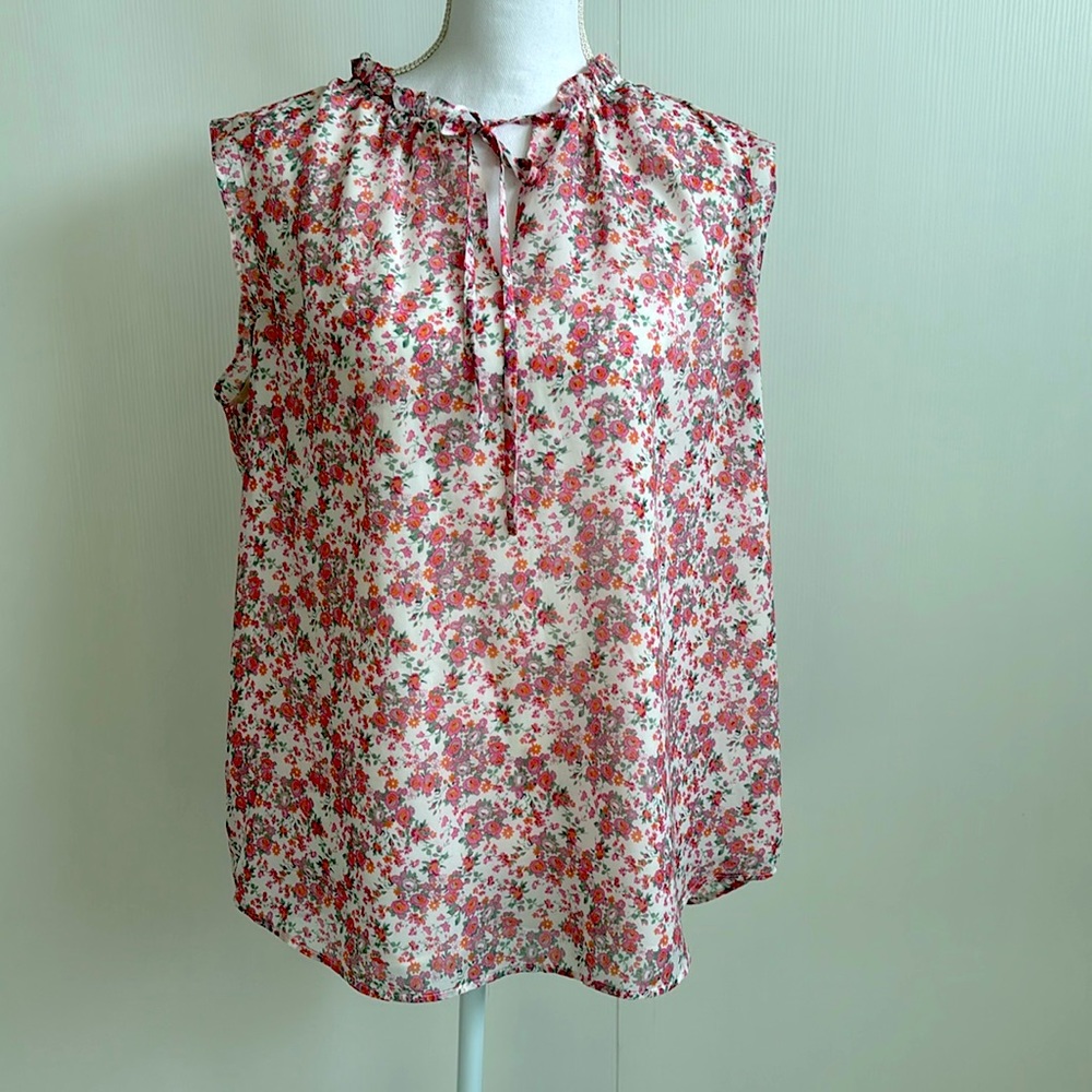 Floral pink top